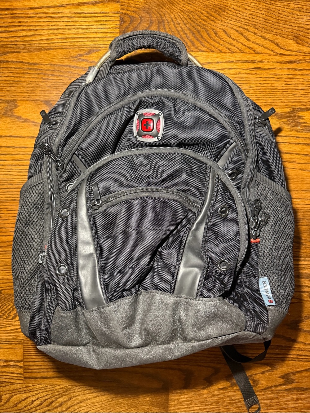 Wenger Synergy Laptop Backpack up to 16" black/black Great condition